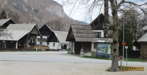 bohinjsko lake houses and village